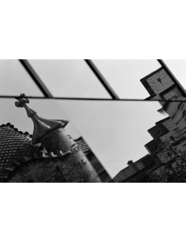 Fotografía Reflejo Sagrada Familia