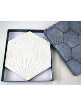 Baldosa Gaudí hexagonal blanca 20 cm.