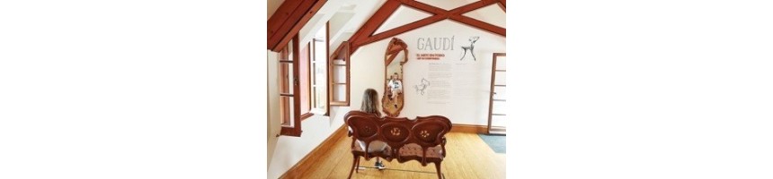 Collection « Mobilier de Gaudí et de Barcelone »